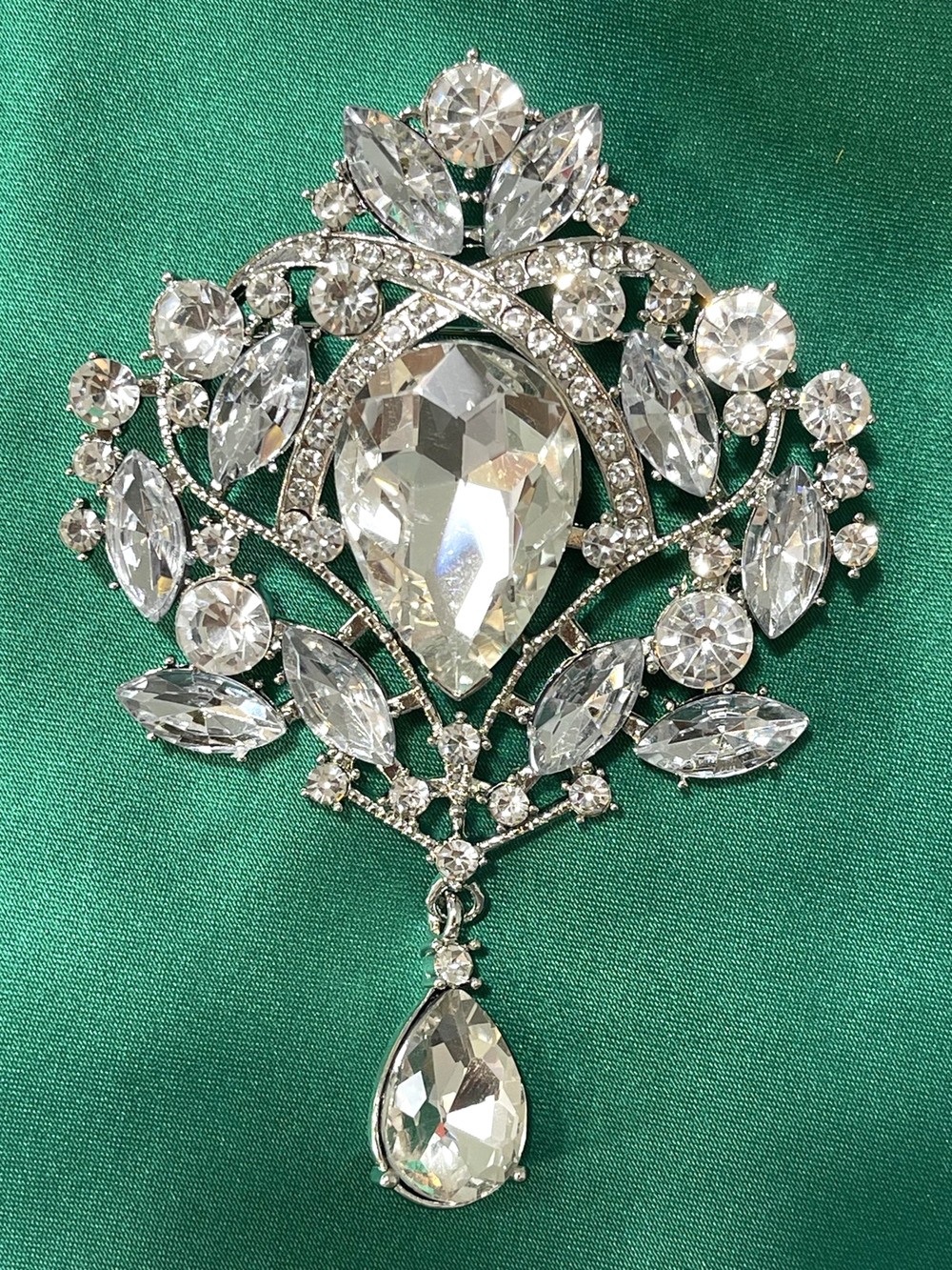 NWOT Clear Crystal Floral Brooch Lapel Pin Rhinestone Teardrop Dangle Pendant